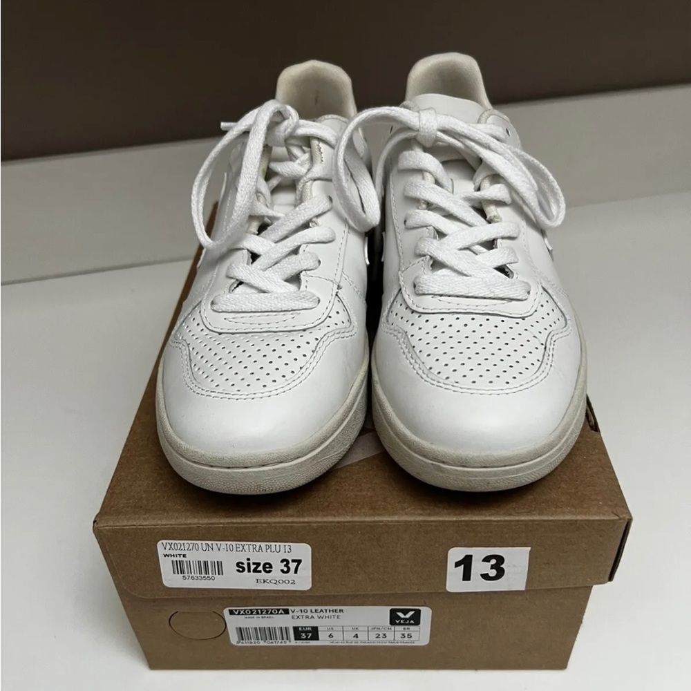 VEJA V-10 Extra White Sneakers